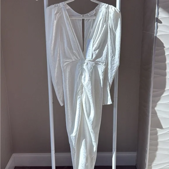 SOLD NWT Ronny Kobo Elegant White Long Sleeve Dress - Picture 2 of 5